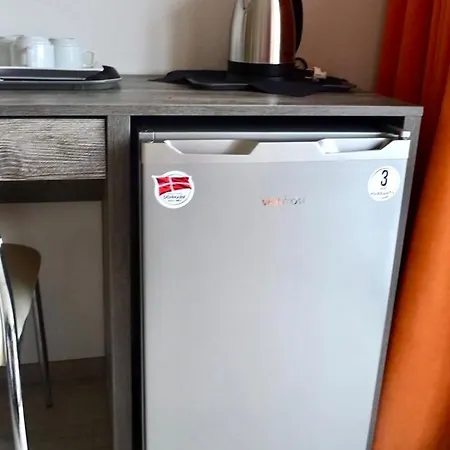 Village מלון דירות 4*