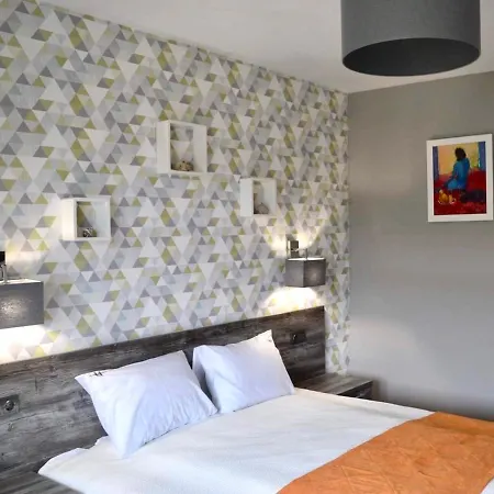 מלון דירות Village פוליאנה