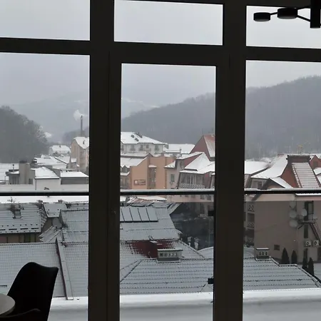 מלון דירות Village 4*