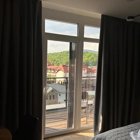 Village מלון דירות 4*