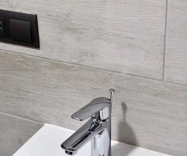 Village 波利亚纳