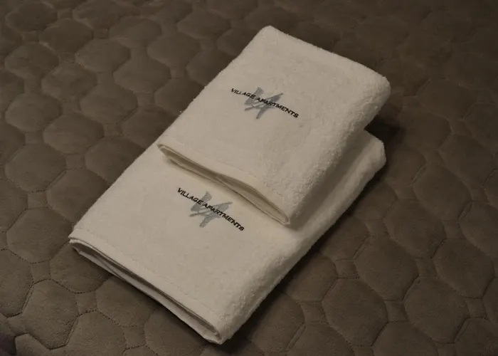 Village 公寓式酒店