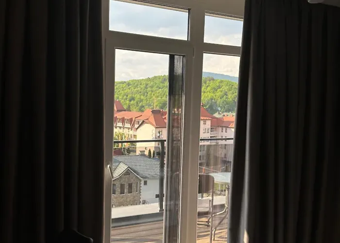 Village 公寓式酒店 4*