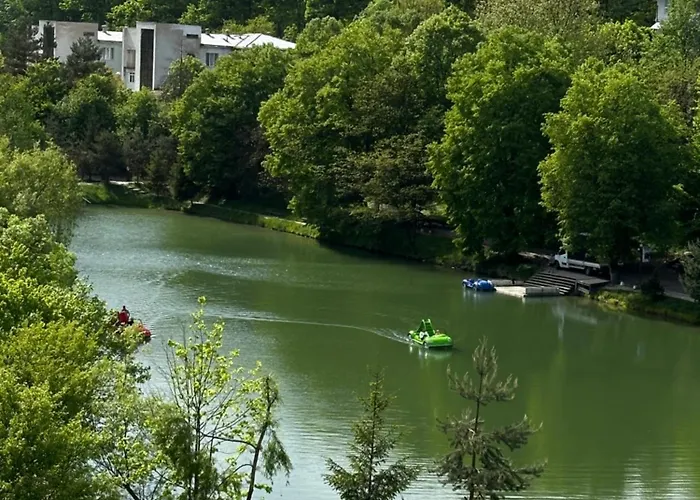 Village 公寓式酒店